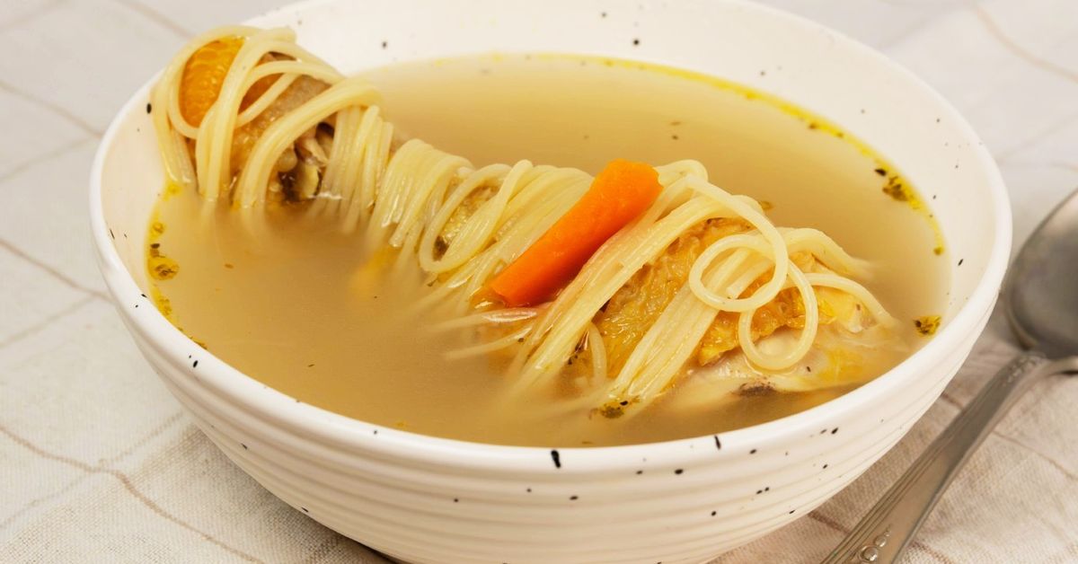 caldo de pollo con verduras casero