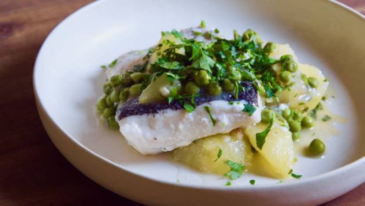 Merluza en salsa verde tradicional valenciana