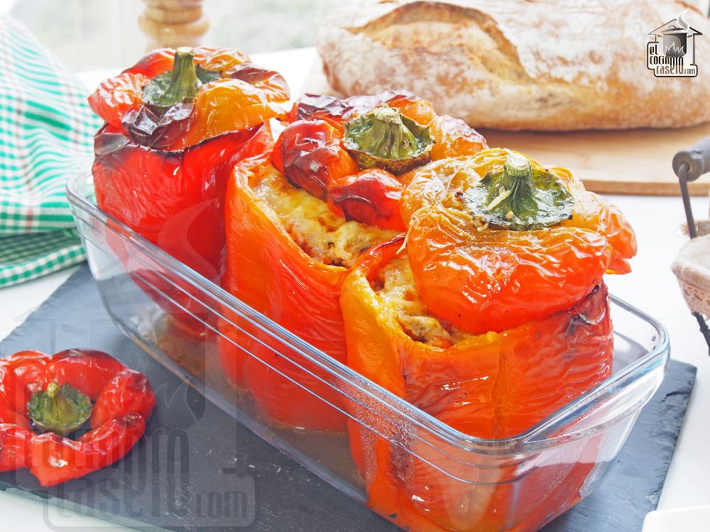Pimientos rellenos de carne con patatas y romero