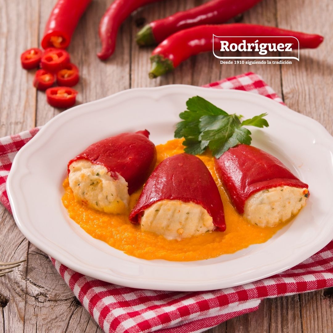 Pimientos rellenos de carne de jamón ibérico cremosas
