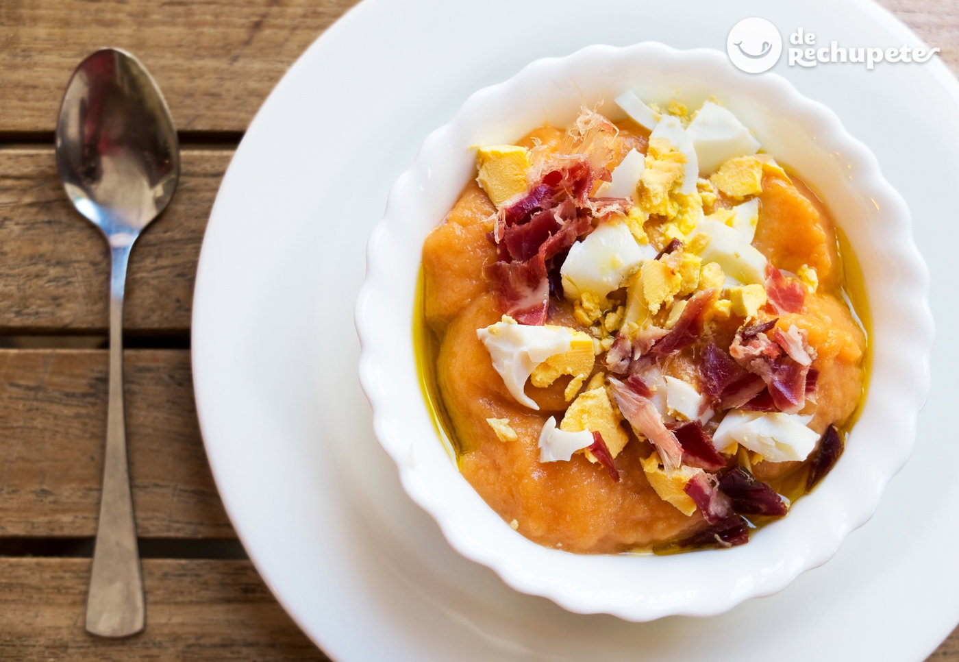 salmorejo con virutas de jamón