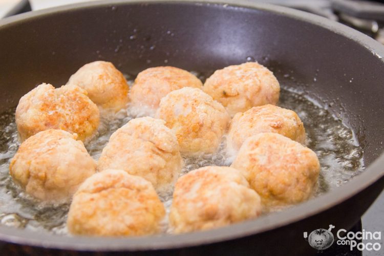 Paso 7 de la receta Albóndigas caseras con verduras y limón