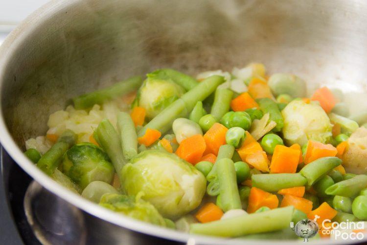 Paso 8 de la receta Albóndigas caseras con verduras y limón