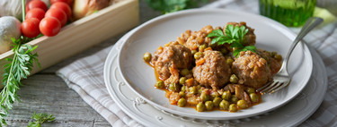 Paso 3 de la receta Albóndigas terroríficas con salsa de tomate sangrienta
