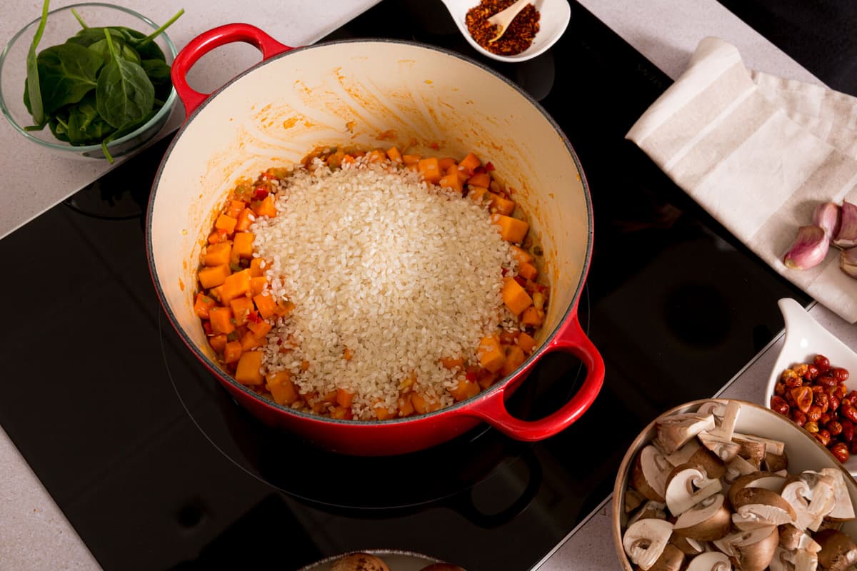 Paso 4 de la receta Arroz caldoso con verduras y limón