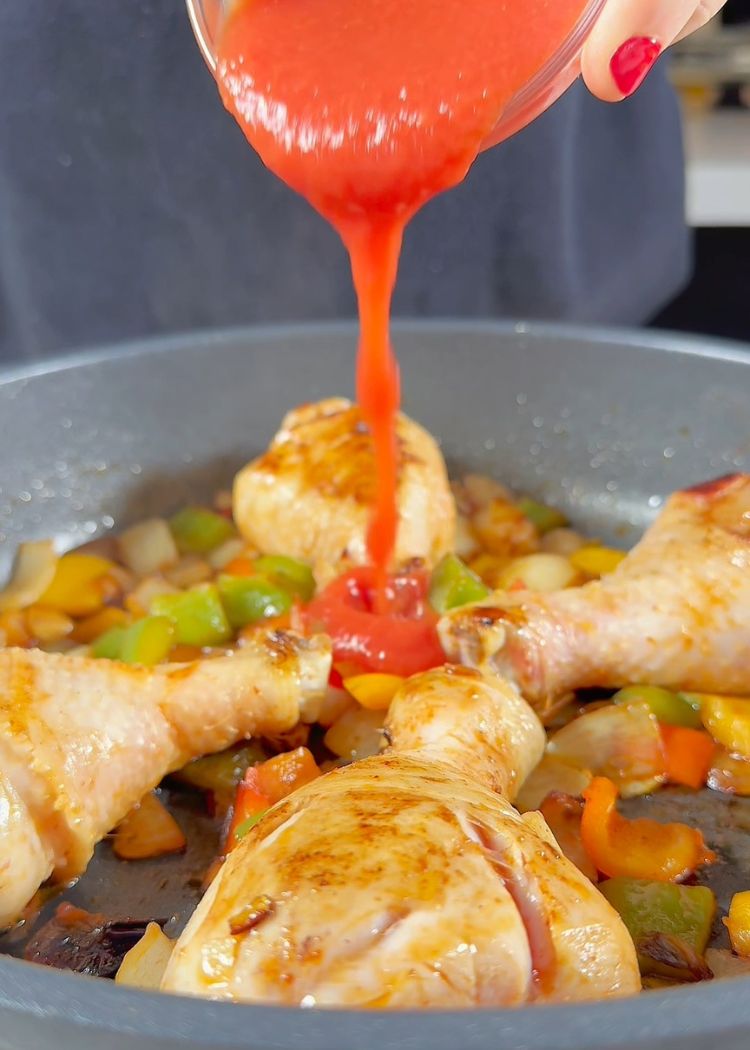 Paso 4 de la receta Arroz con Pollo al Horno Jugoso: La Receta Definitiva para el Sabor Casero