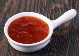 Paso 5 de la receta Brochetas de albóndigas monstruo con queso fundido