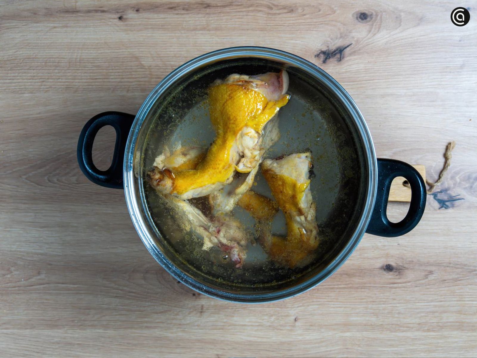 Paso 3 de la receta Caldo de Pollo con Verduras Casero