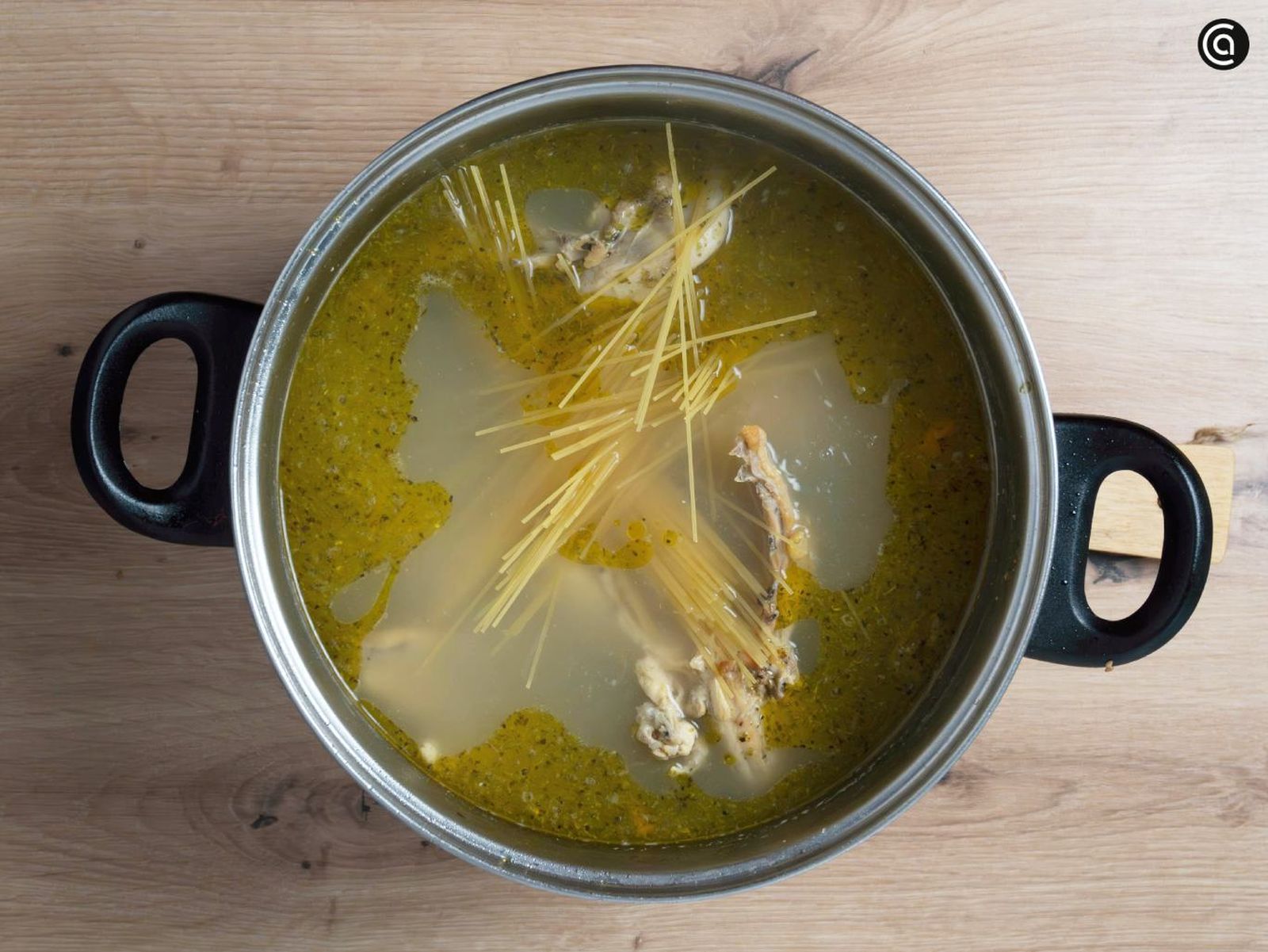 Paso 6 de la receta Caldo de Pollo con Verduras Casero