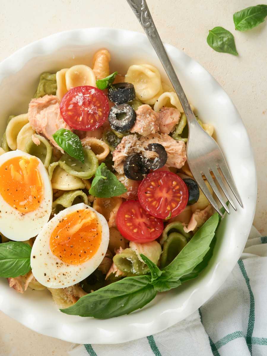 Paso 4 de la receta Ensalada De Pasta Con Atún Y Huevo