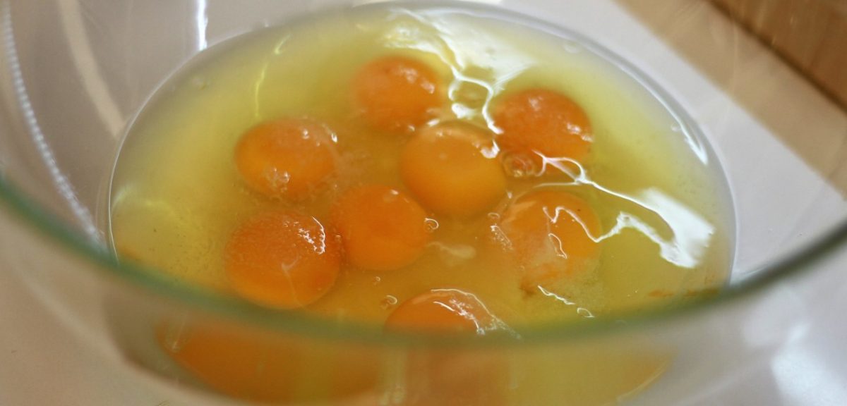 Paso 3 de la receta Tortilla española jugosa con cebolla: La receta definitiva